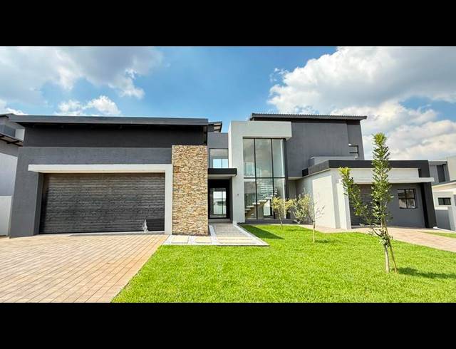 5 BEDROOM HOUSE FOR SALE IN MIDSTREAM HEIGHTS